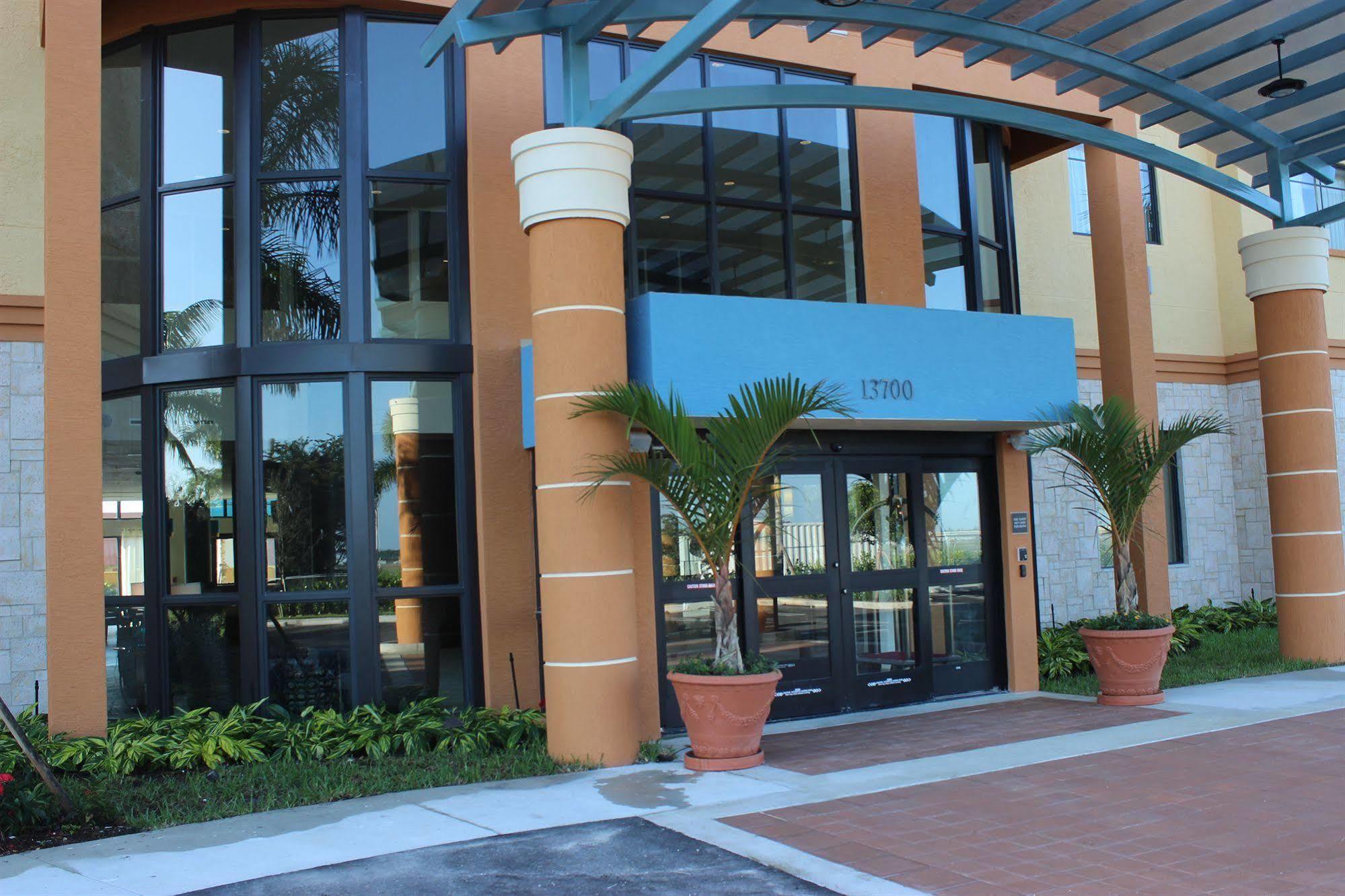 Best Western Plus Miami Executive Airport Hotel And Suites Country Walk Ngoại thất bức ảnh