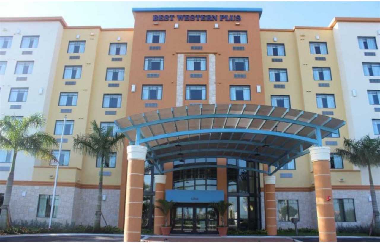 Best Western Plus Miami Executive Airport Hotel And Suites Country Walk Ngoại thất bức ảnh